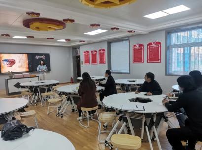 以研促教，讓藝術(shù)素養(yǎng)落地生根